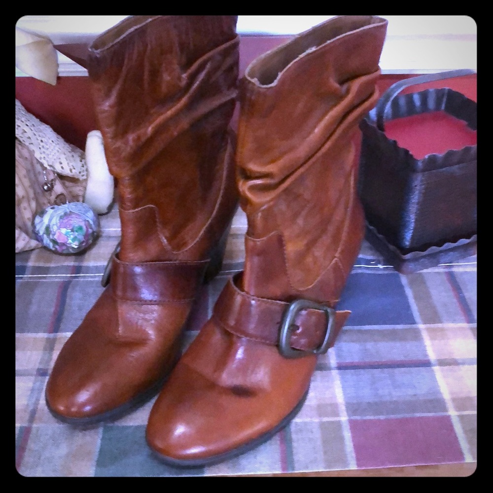 BOC  LEATHER BOOTS 👢